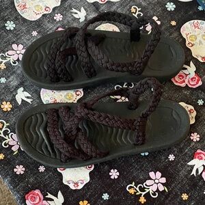 MEGNYA Women’s Black Rope Sandals – Size 7